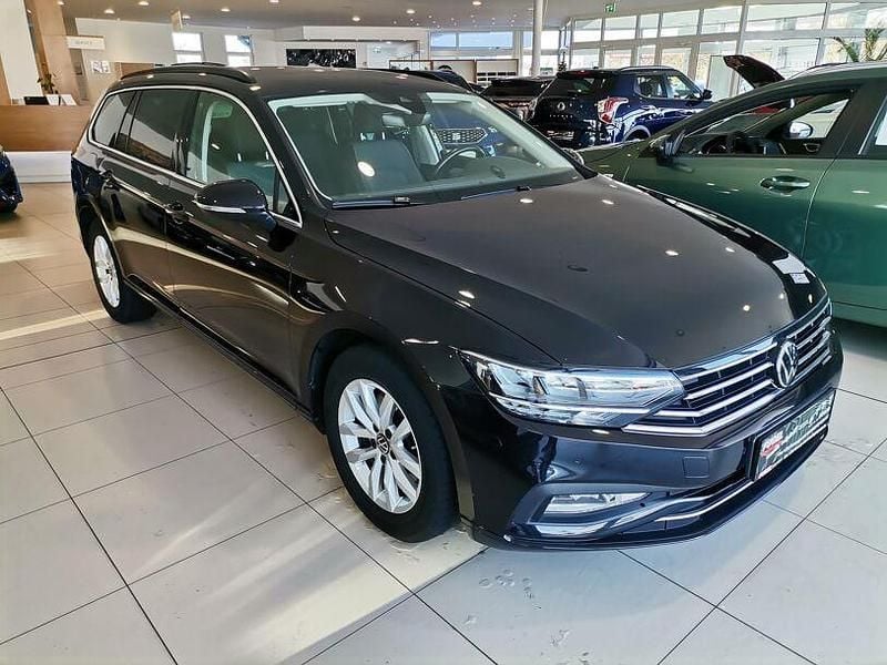 Gebraucht VW Passat Business 150 PS (110 kW) 2022 Deep black perleffekt Kombi