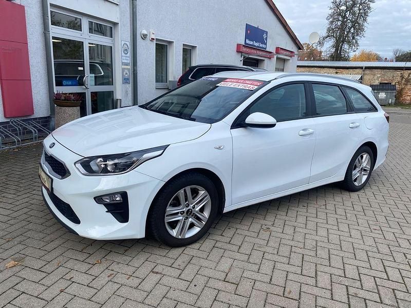 Weiß Gebraucht 2021 Kia Ceed Kombi | 16.698 € (Guter Preis) - Bild 1/4