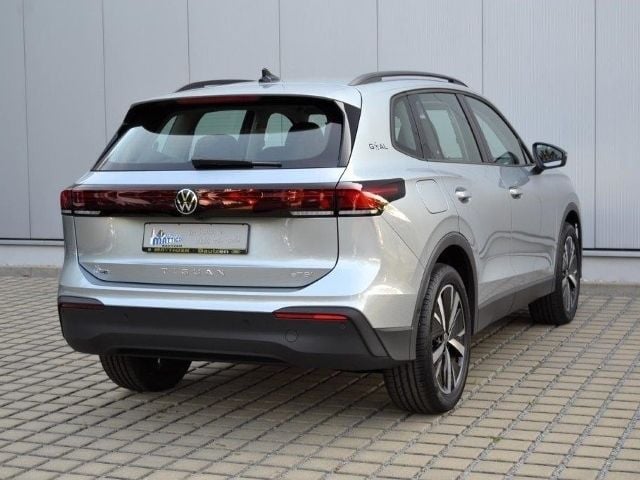 Gebraucht VW Tiguan Goal 150 PS (110 kW) 2024 Oyster silver metallic SUV