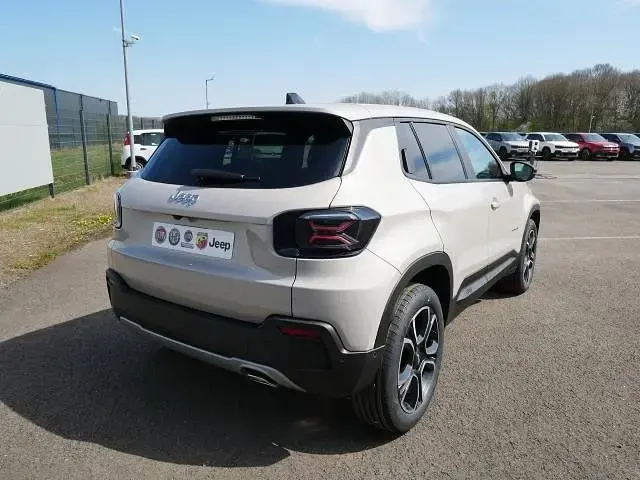 Neu Jeep Avenger Summit 110 PS (80 kW) 2026 Stone grey metallic (beige) SUV