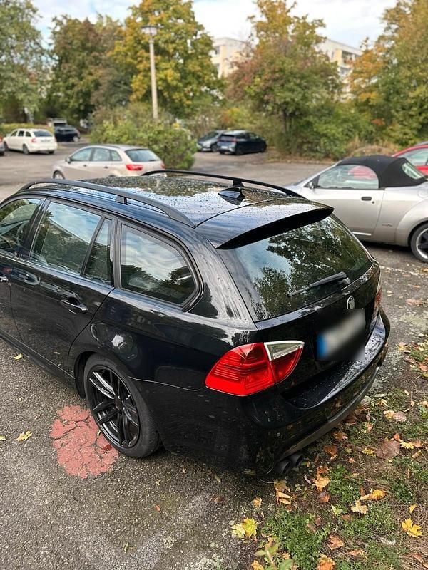 Gebraucht BMW 325 197 PS (144 kW) 2007 Schwarz Kombi