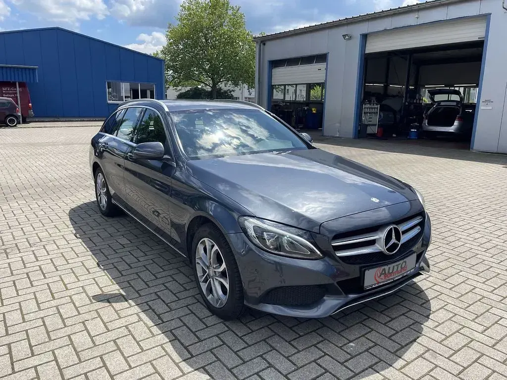 Gebraucht Mercedes C220 170 PS (125 kW) 2015 Tenoritgrau Kombi