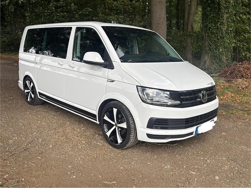 Weiß Gebraucht 2015 VW T6 Edition Van | 20.900 € (Guter Preis) - Bild 1/4