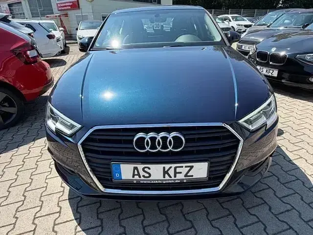 Gebraucht Audi A3 Comfort 150 PS (110 kW) 2019 Blau Limousine