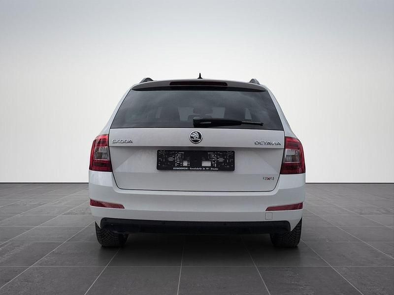 Gebraucht Skoda Octavia 150 PS (110 kW) 2014 Weiß Kleinwagen