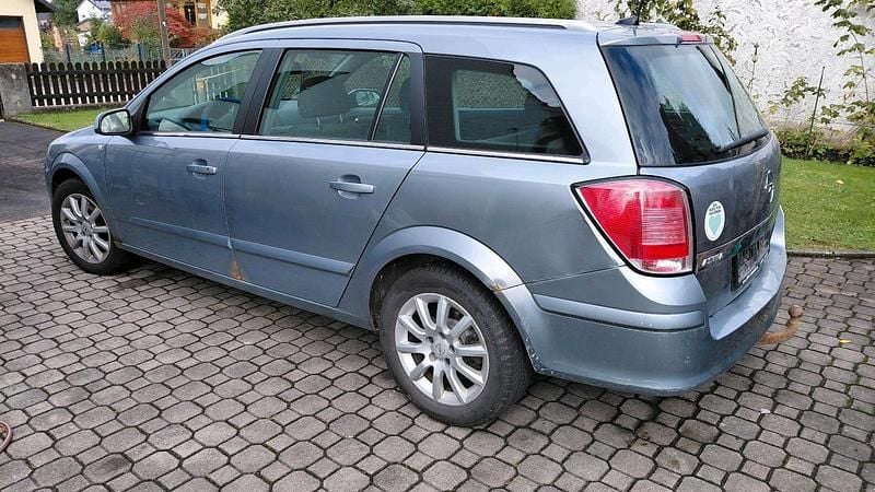 Andere farben Gebraucht 2005 Opel Astra Kombi | 1.690 € (Etwas zu teuer) - Bild 1/4