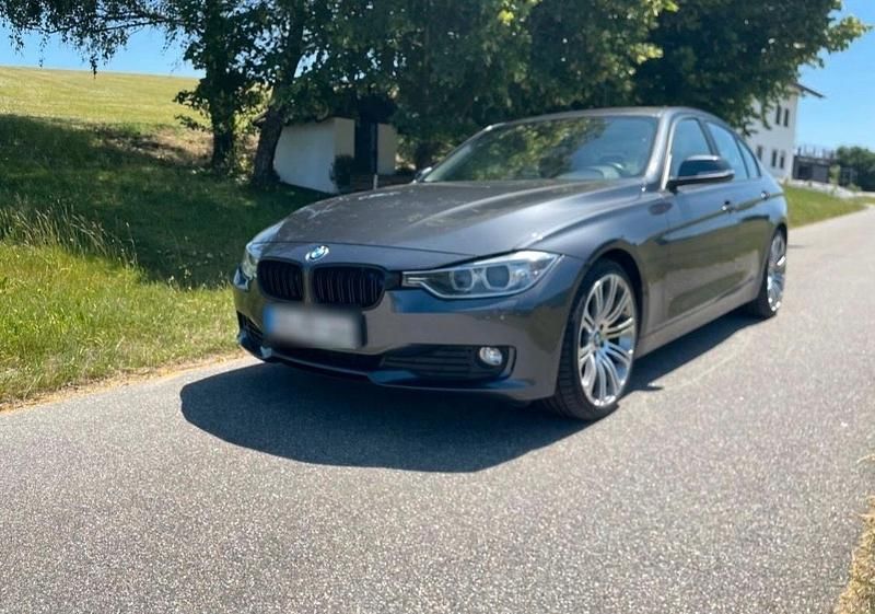 Grau Gebraucht 2012 BMW 320 Efficient Dynamics Limousine | 7.500 € (Superpreis) - Bild 1/4