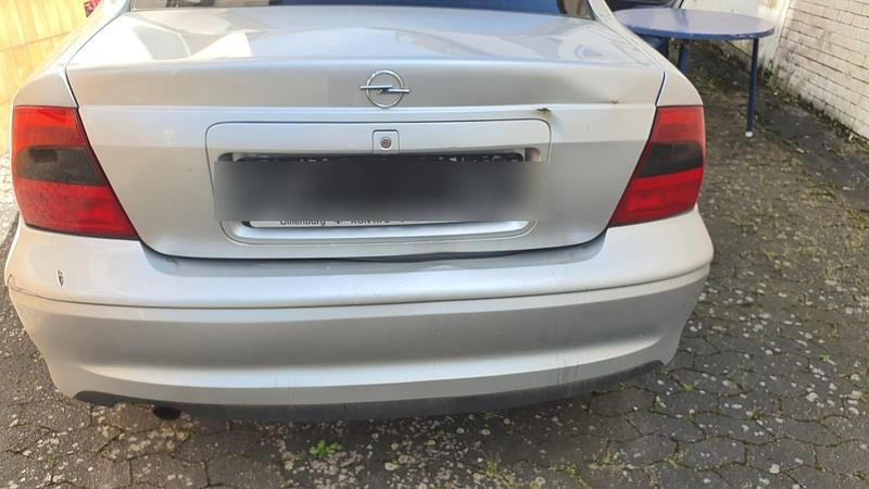 Gebraucht Opel Vectra 130 PS (95 kW) 2000 Silber Limousine