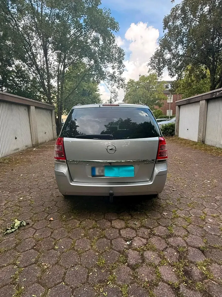 Gebraucht Opel Zafira 2011 Silber Van / Kleinbus