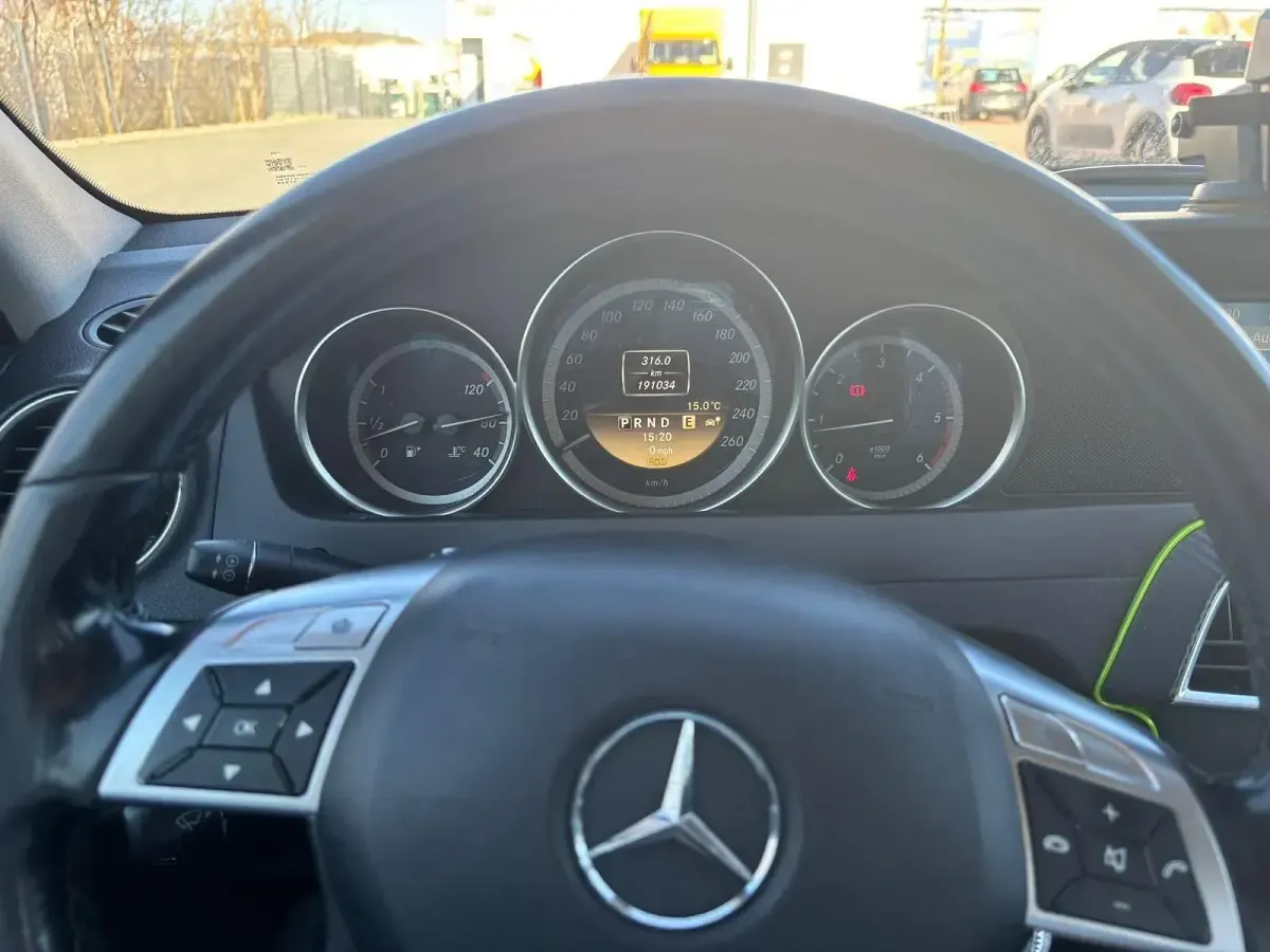 Gebraucht Mercedes C180 2011 Schwarz Kombi