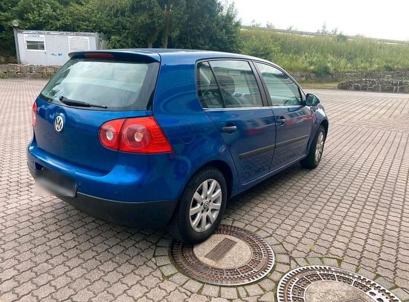 Gebraucht VW Golf V Edition 101 PS (74 kW) 2004 Blau Kleinwagen