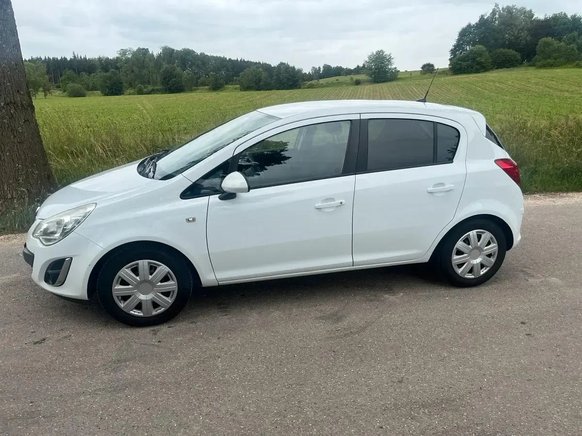 Gebraucht Opel Corsa 100 PS (73 kW) 2011 Weiß Kleinwagen