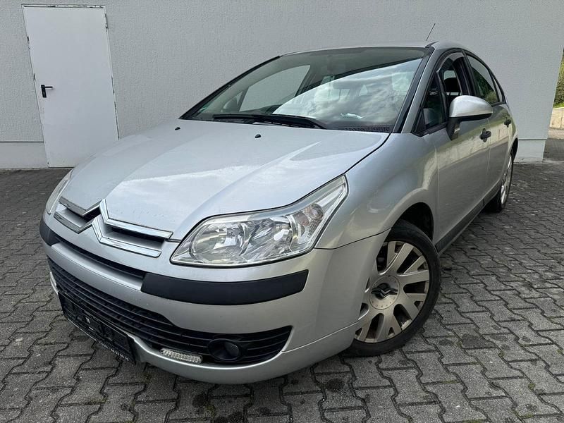 Grau Gebraucht 2006 Citroën C4 Limousine | 999 € (Superpreis) - Bild 1/4