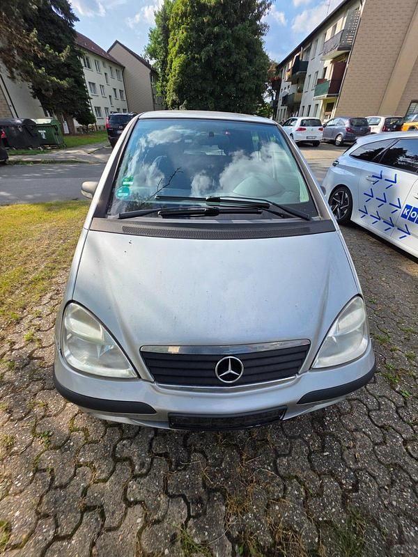 Grau Gebraucht 2003 Mercedes A140 Kleinwagen | 1.800 € - Bild 1/4