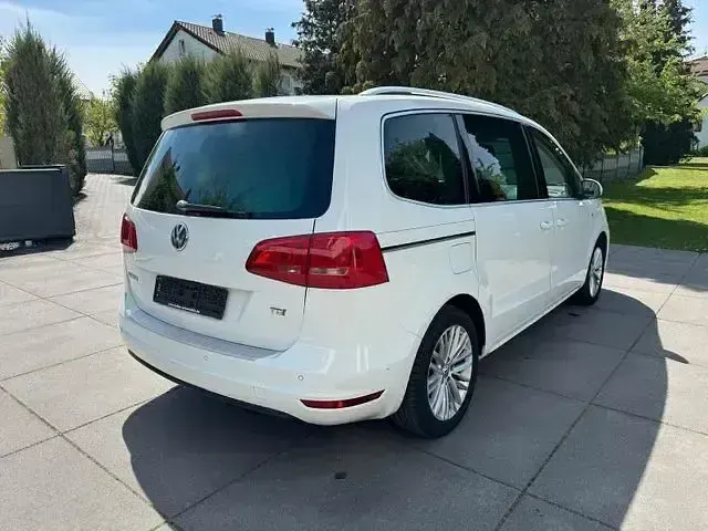 Gebraucht VW Sharan Edition 177 PS (130 kW) 2015 Weiß Van / Kleinbus