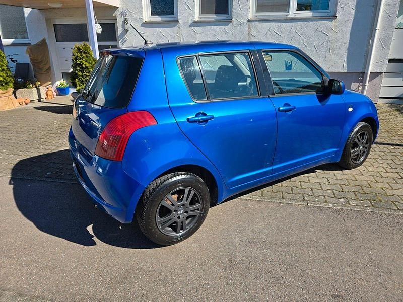 Gebraucht Suzuki Swift Club 92 PS (67 kW) 2007 Blau Kleinwagen