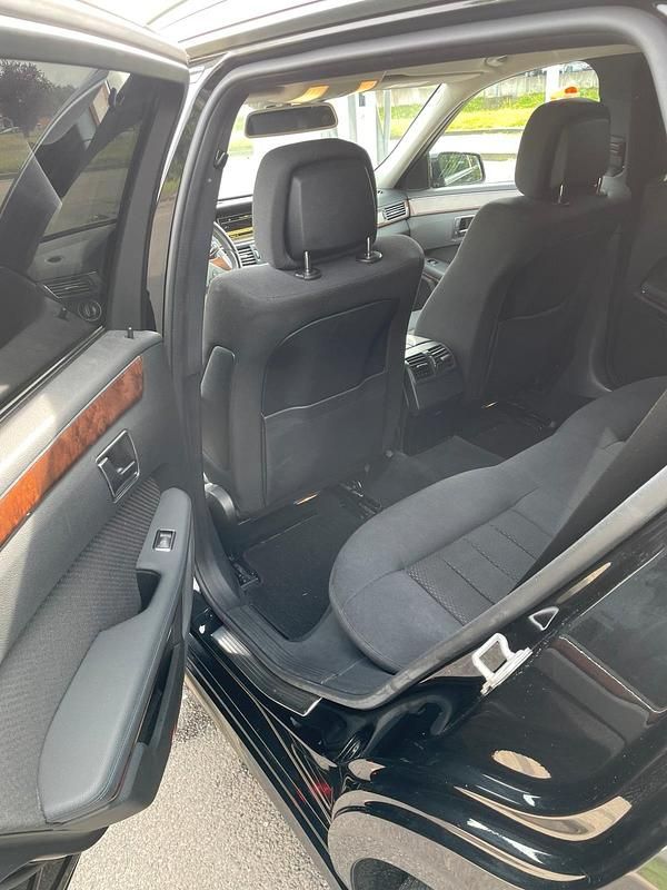 Gebraucht Mercedes E220 170 PS (125 kW) 2011 Schwarz Kombi