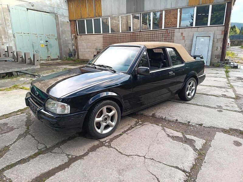 Schwarz Gebraucht 1986 Ford Escort Cabriolet RS Cabrio | 6.000 € - Bild 1/4