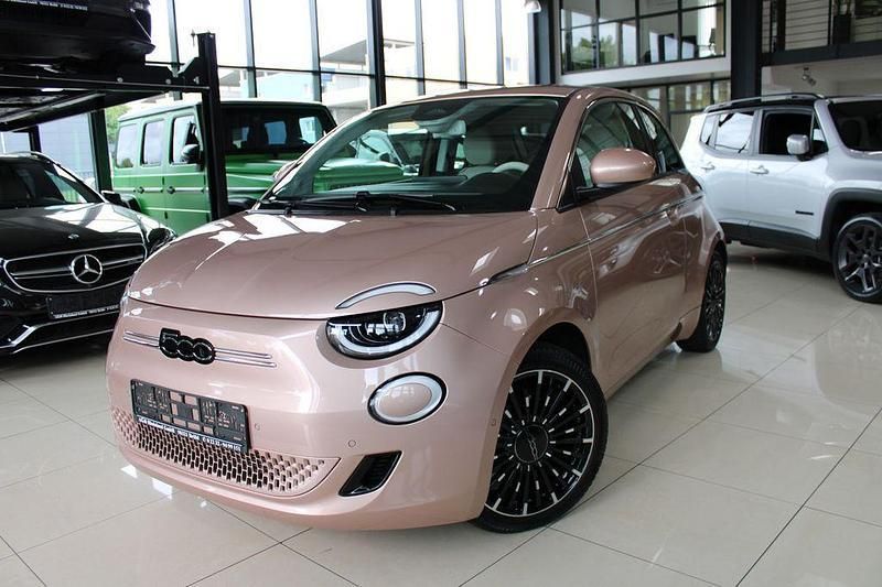 Bocelli rosegold** Gebraucht 2023 Fiat 500e La Prima Limousine | 22.600 € (Fairer Preis) - Bild 1/3
