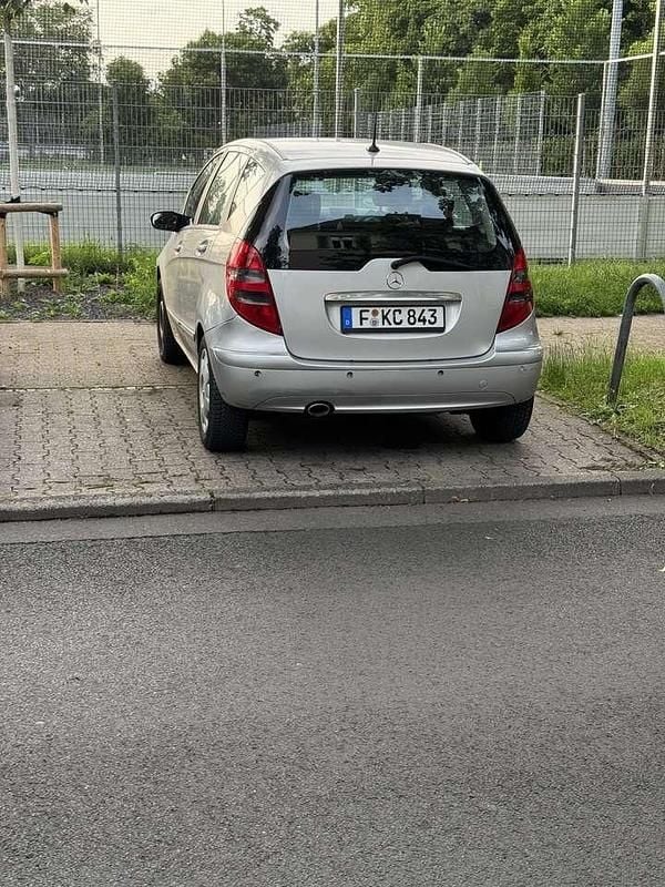 Gebraucht 2006 Mercedes A180 Avantgarde Limousine | 1.950 € (Superpreis) - Bild 1/4