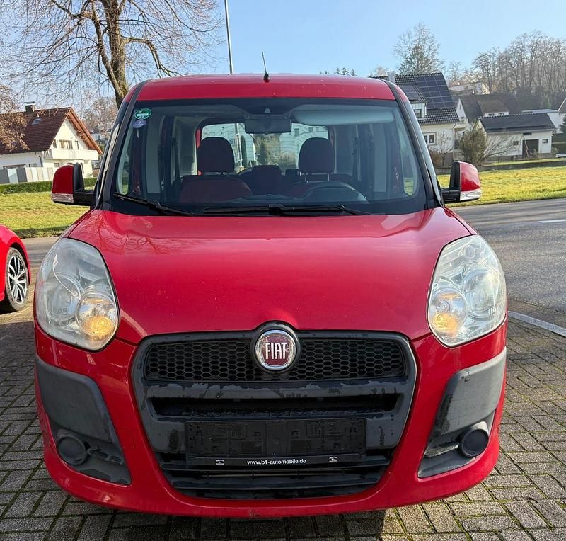 Gebraucht Fiat Doblò Dynamic 120 PS (88 kW) 2010 Rot Van / Kleinbus