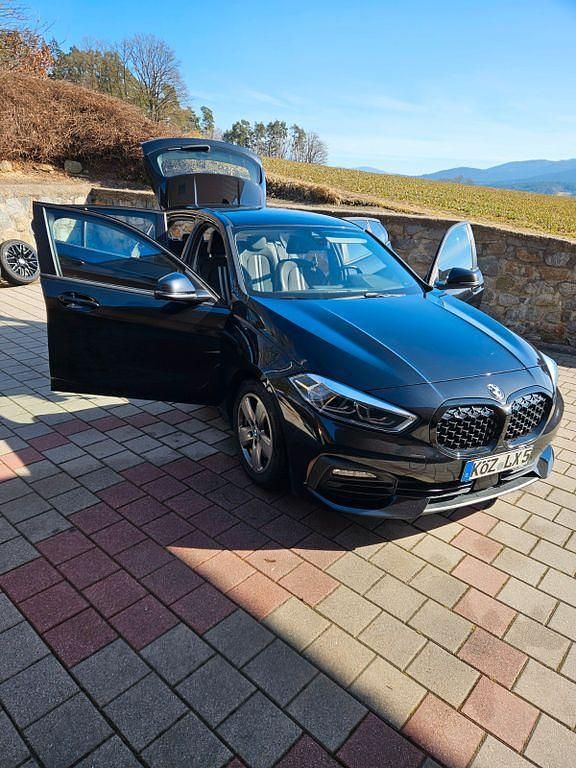 Gebraucht BMW 118 Advantage 140 PS (102 kW) 2019 Schwarz Kleinwagen