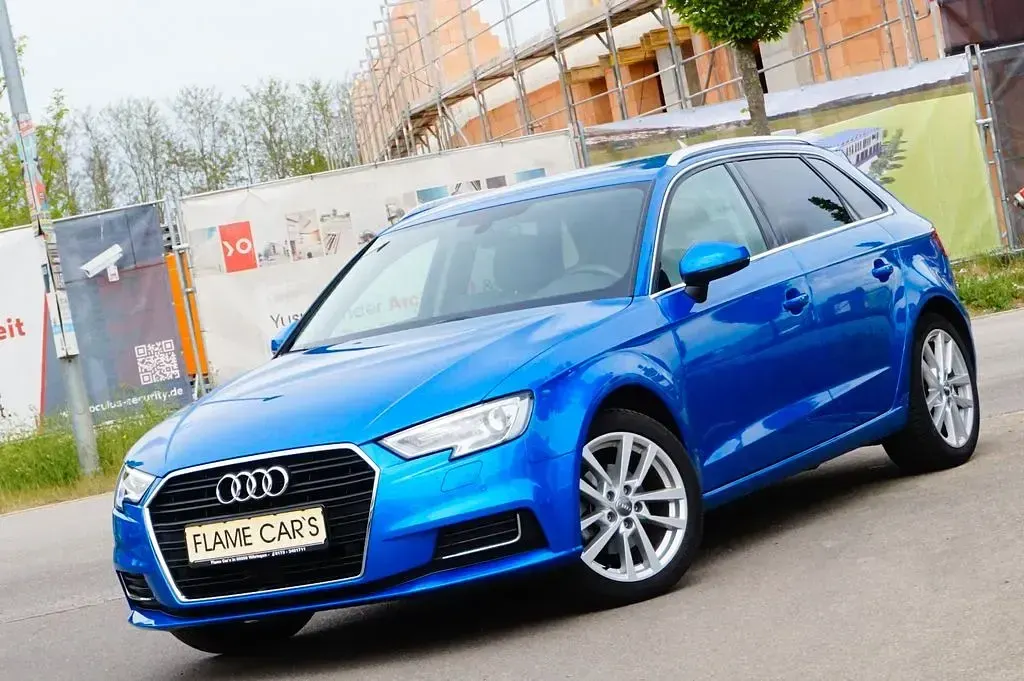 Gebraucht Audi A3 Design 150 PS (110 kW) 2018 Blau Limousine