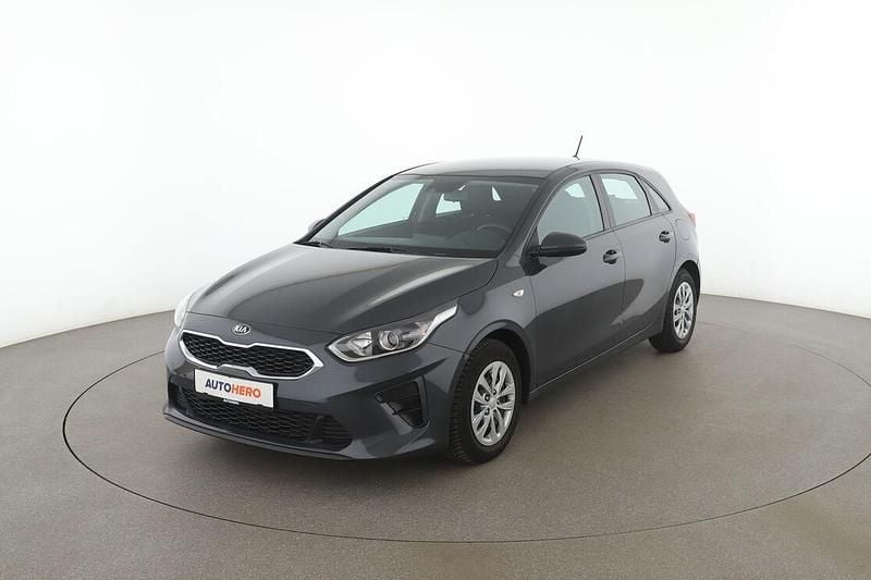 Grau Gebraucht 2020 Kia Ceed Limousine | 13.670 € (Fairer Preis) - Bild 1/3