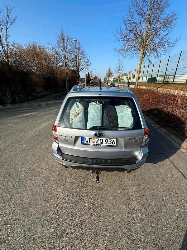 Gebraucht Subaru Forester 140 PS (102 kW) 2013 Silber SUV