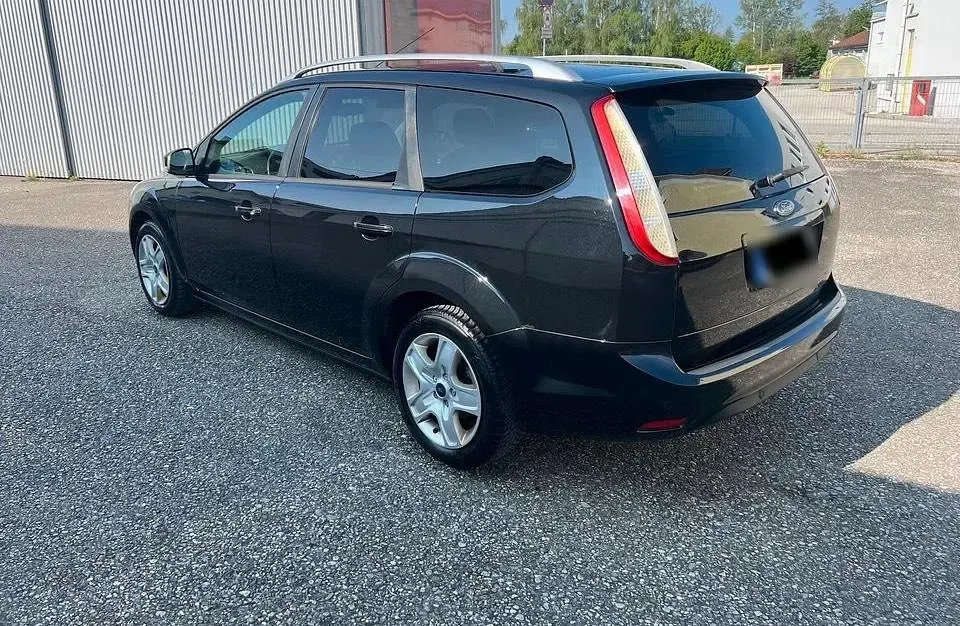 Usado Ford Focus 110 CV (80 kW) 2011 Negro Familiar