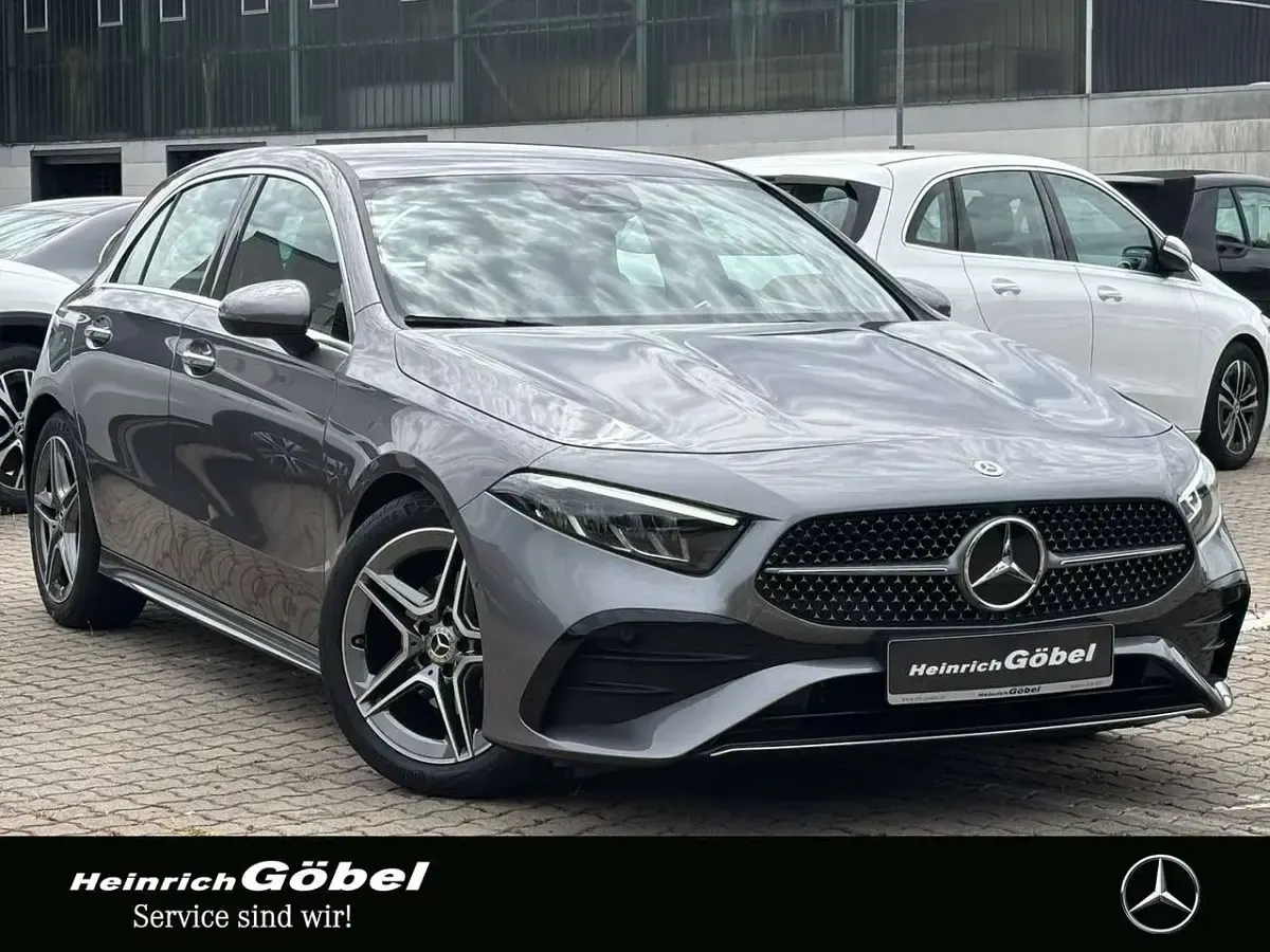 Gebraucht Mercedes A200 AMG 163 PS (119 kW) 2025 Grau Limousine