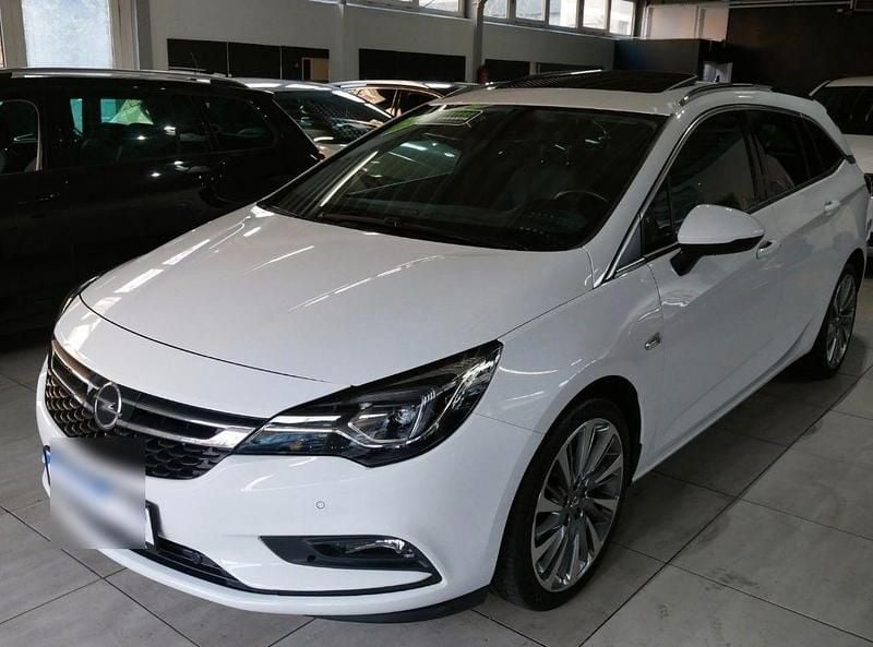 Weiß Gebraucht 2019 Opel Astra Ultimate Kombi | 8.900 € (Superpreis) - Bild 1/4
