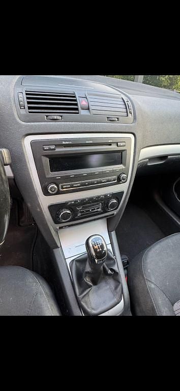 Gebraucht Skoda Octavia Active 105 PS (77 kW) 2013 Schwarz Limousine