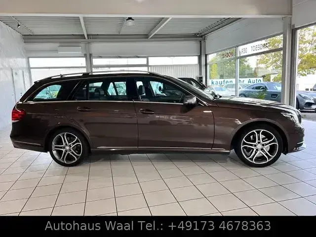 Gebraucht Mercedes E250 211 PS (155 kW) 2013 Braun Limousine