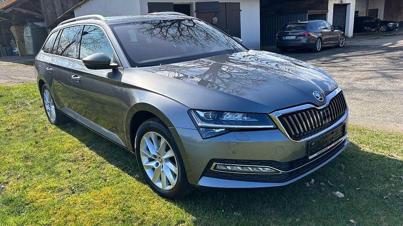 Gebraucht Skoda Superb Style 200 PS (147 kW) 2022 Grau Kombi