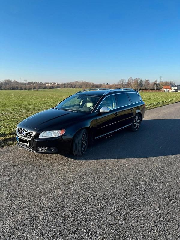 Schwarz Gebraucht 2012 Volvo V70 Kombi | 14.500 € - Bild 1/4