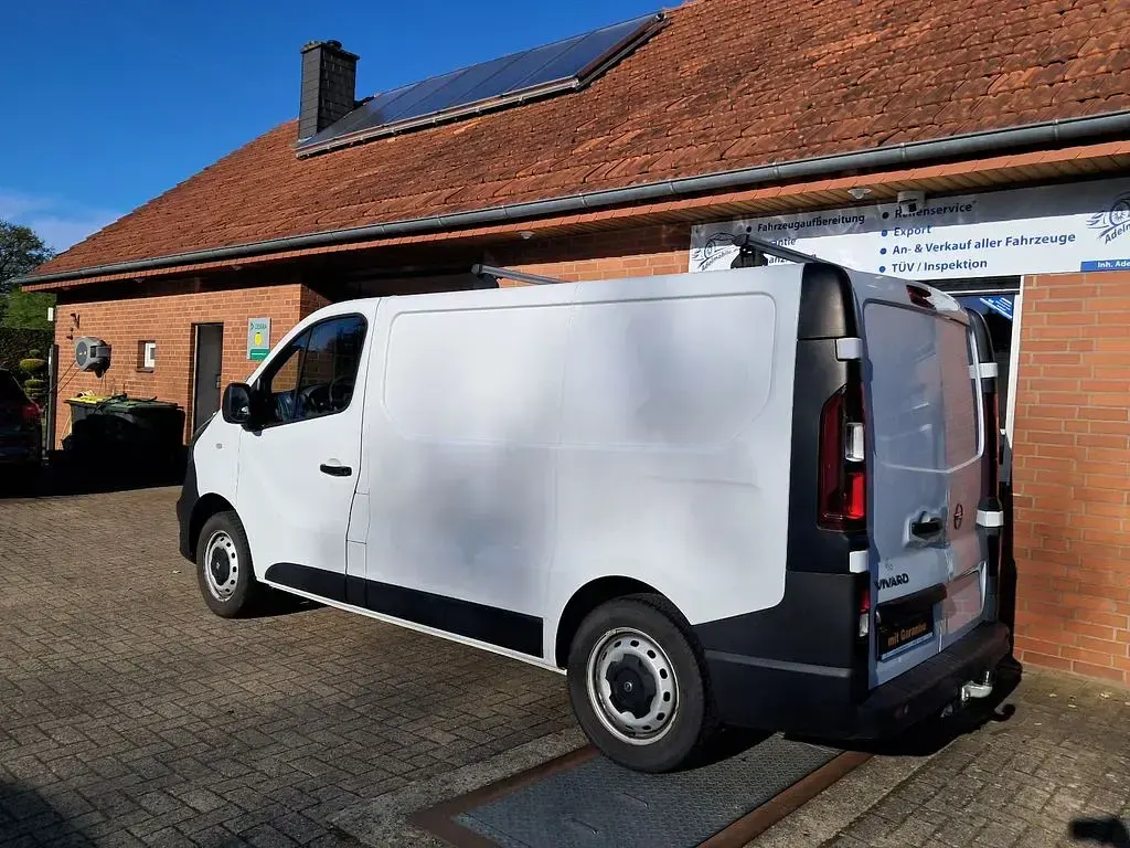 Gebraucht Opel Vivaro 95 PS (69 kW) 2019 Weiß Van / Kleinbus