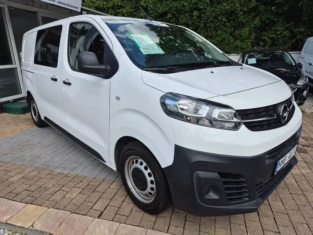 Gebraucht Opel Vivaro-e Combi 120 PS (88 kW) 2020 Weiß Van / Kleinbus