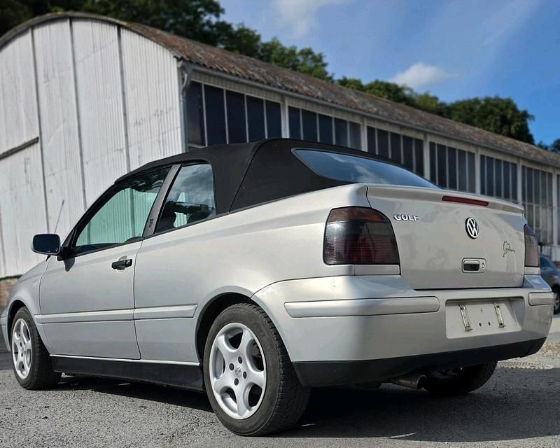 Silber Gebraucht 2002 VW Golf Cabriolet Karmann Cabrio | 2.675 € (Fairer Preis) - Bild 1/4