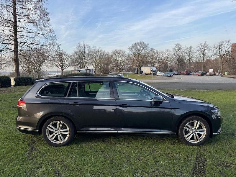 Gebraucht VW Passat Comfortline 190 PS (139 kW) 2019 Grau Limousine