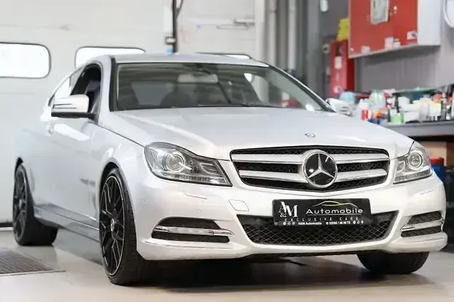 Gebraucht Mercedes C250 204 PS (150 kW) 2011 Iridiumsilber  metalliclack (metallic) Coupé