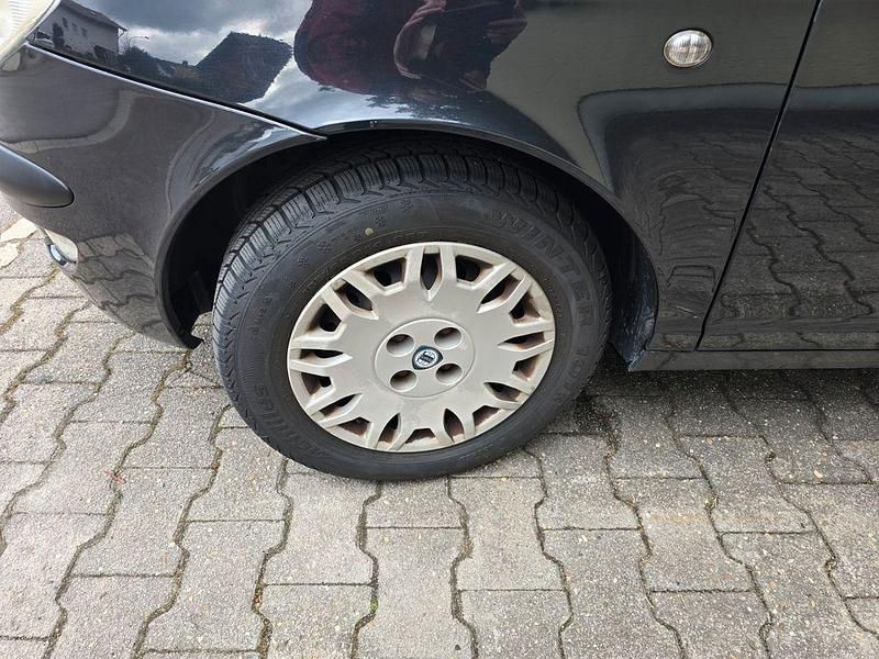 Gebraucht Lancia Ypsilon 60 PS (44 kW) 2004 Schwarz Kleinwagen