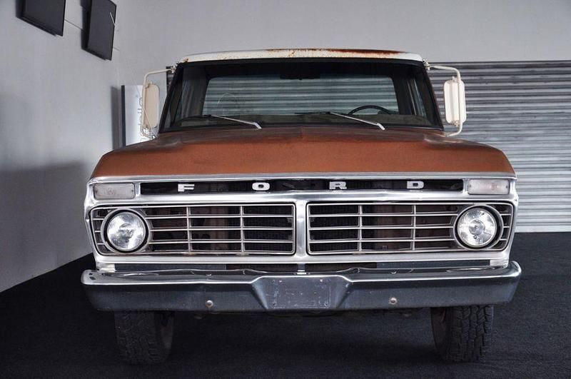 Gebraucht Ford V8 140 PS (102 kW) 1974 Braun SUV