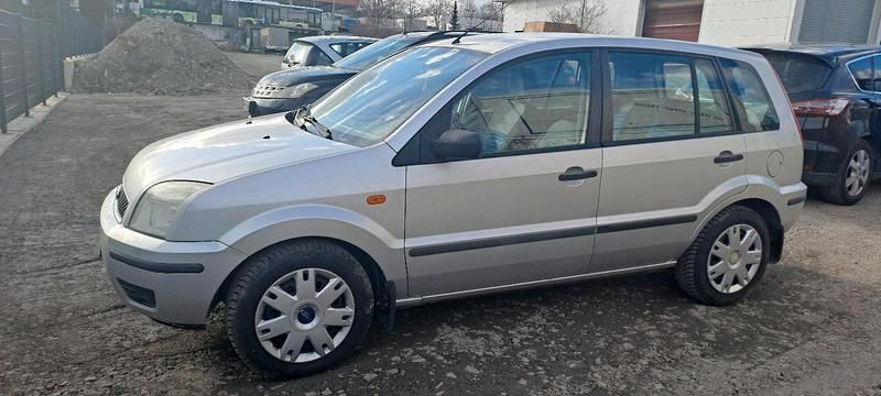 Second-hand Ford Fusion 2004 Argintiu Hatchback