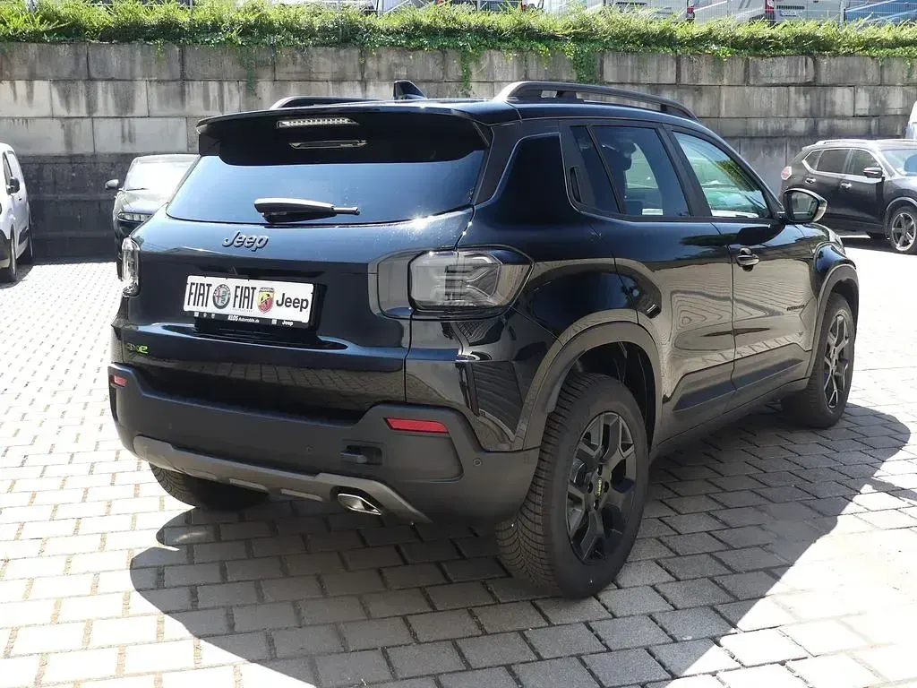 Neu Jeep Avenger Overland 145 PS (106 kW) 2026 Schwarz SUV