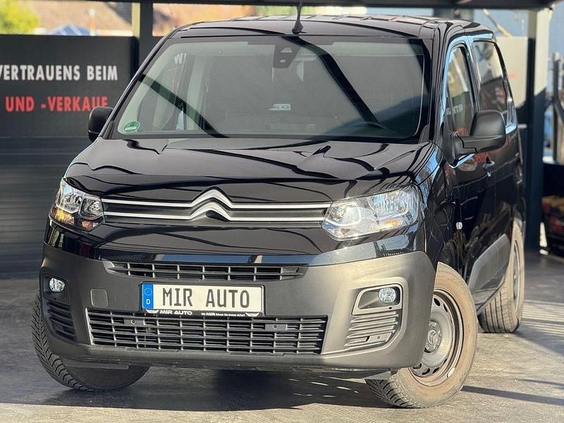 Gebraucht Citroën Berlingo 102 PS (75 kW) 2022 Schwarz Van / Kleinbus