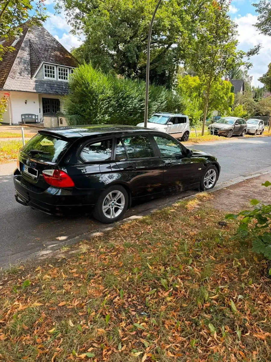 Gebraucht BMW 318 143 PS (105 kW) 2008 Schwarz Kombi