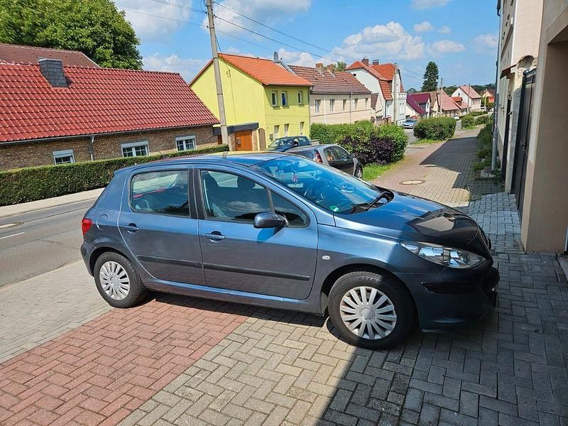 Silber Gebraucht 2006 Peugeot 307 Filou Limousine | 2.300 € - Bild 1/4