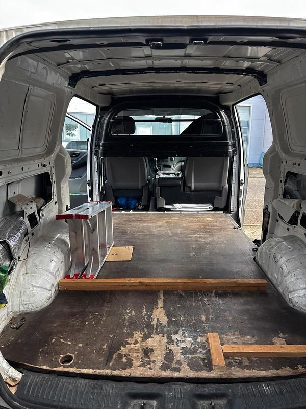 Gebraucht Hyundai H-1 136 PS (100 kW) 2014 Weiß Van / Kleinbus