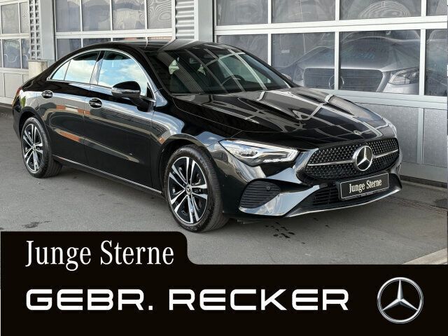 Lack kosmosschwarz Gebraucht 2024 Mercedes CLA180 Advanced Limousine | 30.750 € (Guter Preis) - Bild 1/4